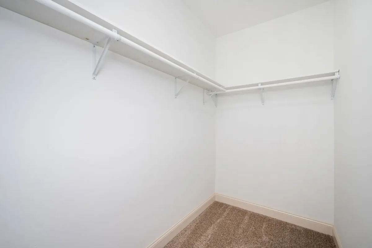 Thumbnail Photo: 516 Branch Street